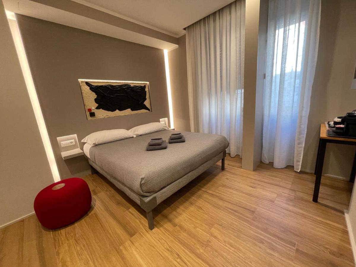 Hotel Lucrino 45 By Ale Roma Exterior foto