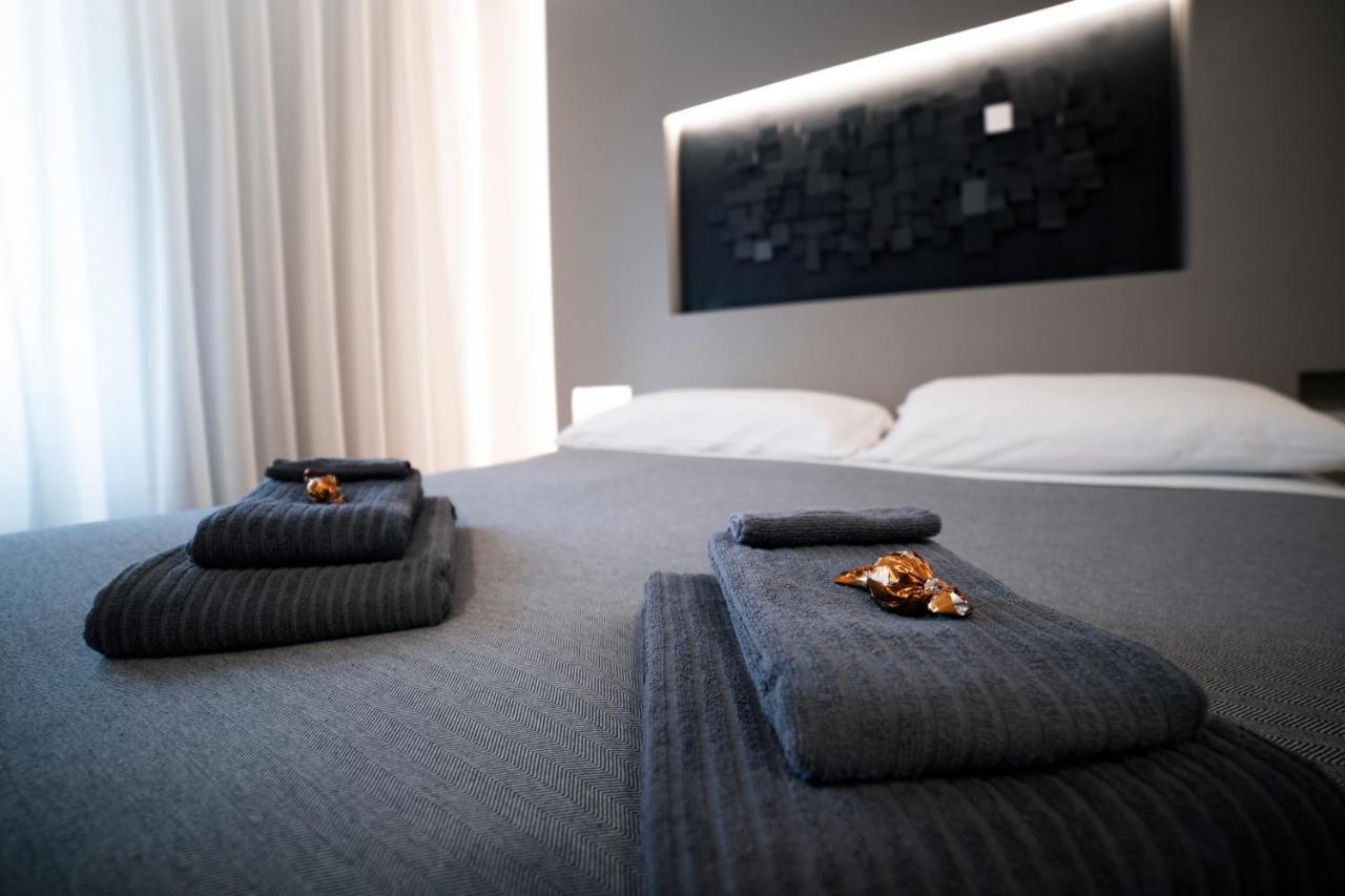 Hotel Lucrino 45 By Ale Roma Exterior foto